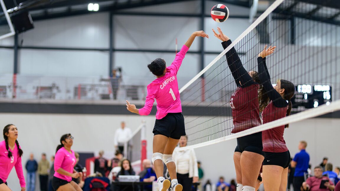 CAMPION GIRLS’ VOLLEYBALL BONDS AT TOURNAMENT