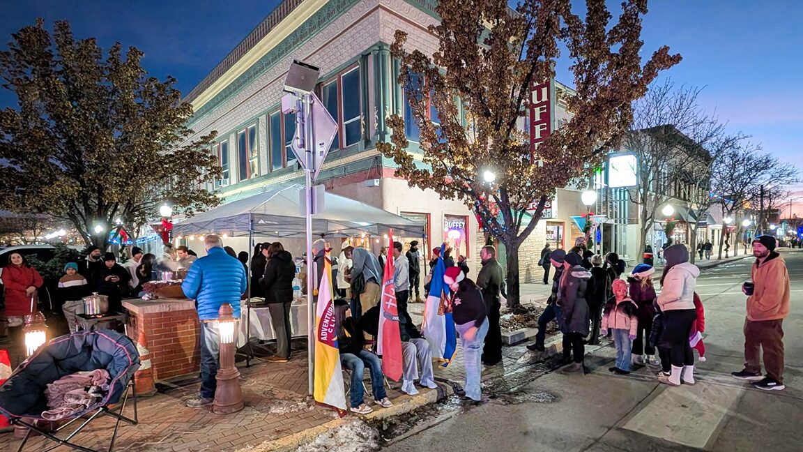 MONTROSE HISPANIC YOUTH SERVE IN PARADE OF LIGHTS Rocky Mountain